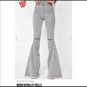 Show me your mumu Berkeley bell bottom jeans grey
